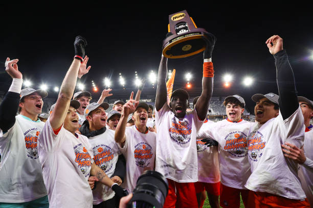 始讨论他们 始讨论他们